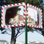 Poteau pour miroir de voirie