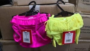 Lot de maillots de bain : femmes, enfants et hommes