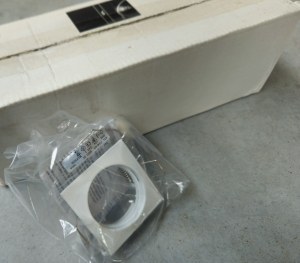 Spot fixe encastré carré couleur blanc - 300 pces disponibles