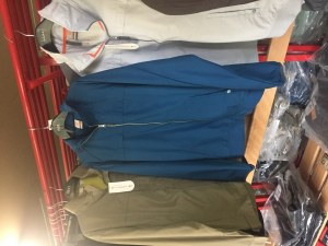 Lot de vetements neuf de la marque Merrell et CAT