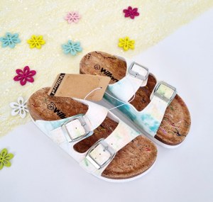 060148 Mix de claquettes et tongs enfant