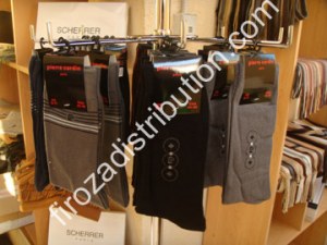 Très beaux lots de Chaussettes PIERRE CARDIN