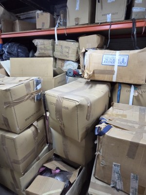 Liquidation entrepôt — Stock pro neuf mixte — Venilia / Nappes / Maroquinerie / Tissus...