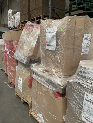 33 Palettes GIFI visible sur place