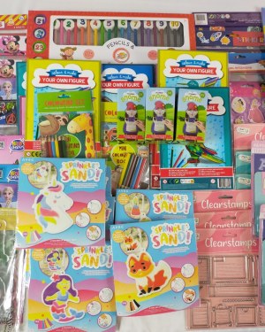 Lot de 80 Pieces Loisirs créatif/coloriages/créations/stickers