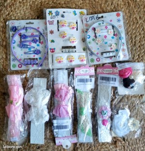 Lot 240 accessoires cheveux enfants 170 €