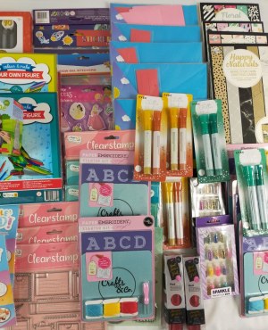 Lot de 80 Pieces Loisirs créatif/coloriages/créations/stickers