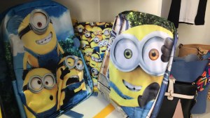 Lot de cartables licences disneys/pixar + autre articles