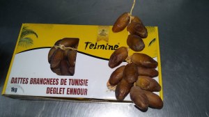 Dattes deglet nour branché