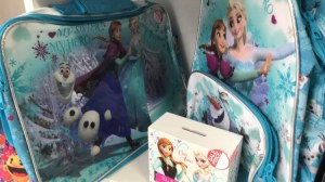 Lot de cartables licences disneys/pixar + autre articles