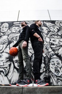 Lot de 50 paires de chaussures de basket B.EASE