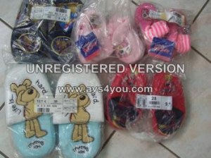 Lot chaussons petshop et disney