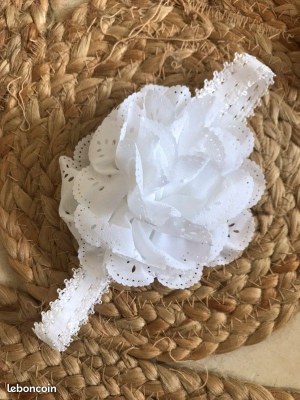 Lot 240 accessoires cheveux enfants 170 €