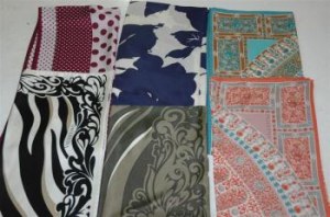 LOTS DE 39 FOULARDS CARRE DE SOIE RED VALENTINO