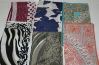 LOTS DE 39 FOULARDS CARRE DE SOIE RED VALENTINO