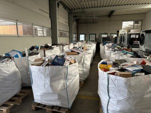 130 articles électroniques de high qualité en chaque palette