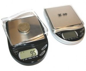 BALANCES DE POCHE 0.1GR