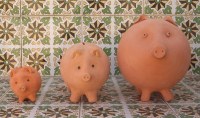Lot de 3 tire lire cochons en terre cuite