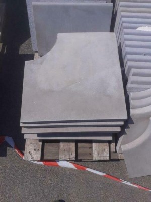 Margelle plate à angle droit gris minéral 50 x 50 x 3,4 cm