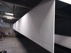 Panneaux acoustiques blancs suspendus