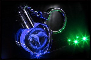 Porte clés astrologiques LED, en verre et gravés au laser.