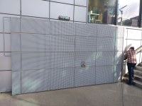 Porte palissade pivotante en métal microperforé