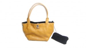 Sac à mains, sac à portée mains, En cuir veritable Made in Italy + trousse interieure...