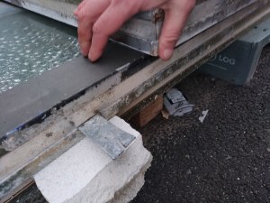 Châssis fixe métallique avec double vitrage sans teint