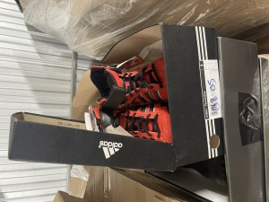 Destockage chaussures femmes/hommes/enfants