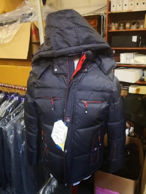 Destockage : Lots de Tres belle doudoune chaude isolante . neuf avec étiquettes.