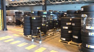 LOTS DE PNUES NEUF POUR VEHICULES