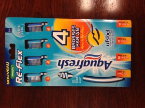 AquaFresh Brosse à dents Re-Flex soupleap blister de 4