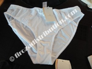 Lingerie Mia à saisir.