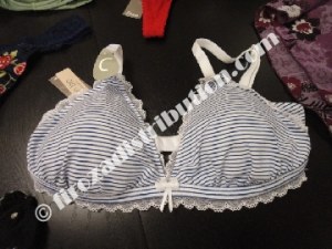 A saisir : Superbe Lingerie Etam.