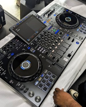 AlphaTheta XDJ-AZ, OMNIS-DUO, Pioneer OPUS-QUAD, Pioneer XDJ-RX3, Pioneer XDJ-XZ, Pione...