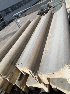 Rebord de fontaine en béton