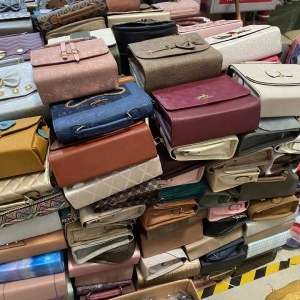 1 million de sacs Inventaire Liquidation Entrepôt Sacs pour hommes Sacs pour femmes Mix