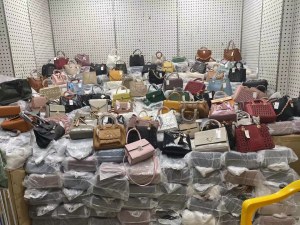 1 million de sacs Inventaire Liquidation Entrepôt Sacs pour hommes Sacs pour femmes Mix
