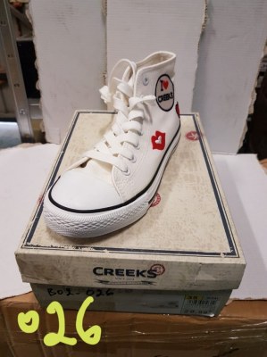 DESTOCKAGE LOT DE CHAUSSURES