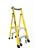 Destokage Échelle de podium en fibre de verre Werner 72003C avec roulettes à 3 marches