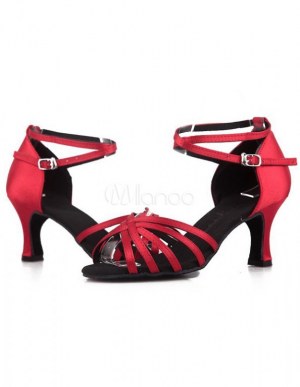 Déstockage chaussures de dance à partir de 7 euros