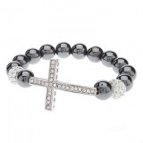 Bracelet feminin avec croix en crystaux et hematites