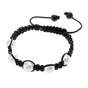 Bracelet fantaisie en perle et macrame