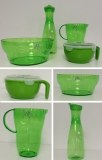 Lot de carafes, saladiers et tupperwares
