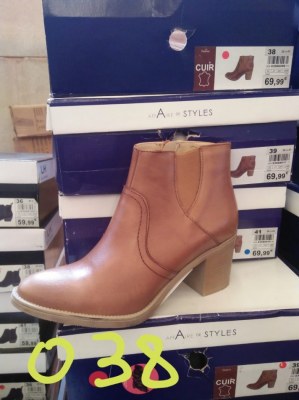 DESTOCKAGE LOT DE CHAUSSURES