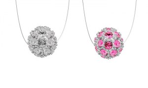 Lot de colliers Boule de lumière ornés de cristaux SWAROVSKI ELEMENTS - A partir de 2€...