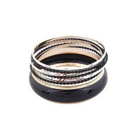 Vend lot contenant bijoux fantaisies, maquillages ..