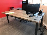 Bureau avec meuble de rangement