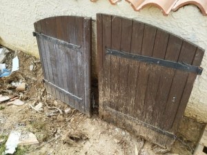 Paire de volets en bois