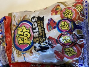 Pinpop sucettes sachet 24pcs (avec chewing gum) 17gr Bonne date juillet 2022! Plusieurs...